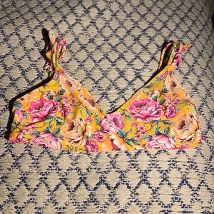 Xhilaration size L bikini top